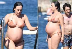 Bora Akkaş ve Oben Alkan tatilde! Aşerip görevlilerden karpuz istedi