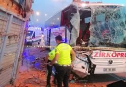 Yolcu otobüsü kamyona çarptı: 1 ölü, 9 yaralı