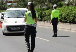 Bayram tatilinde İzmir'de her 15 kilometrede bir trafik ekibi