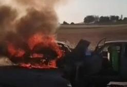 Amasya'da kazadan sonra alev alan otomobildeki 3 kişi yanarak öldü, 1 yaralı