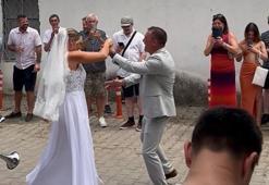Muğla'da şaşırtan anlar! İngiliz çift davullu zurnalı gelin aldı