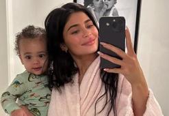 Oğlunun adını doğumundan 16 ay sonra değiştirdi!