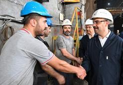 Bakan Kacır, fabrika işçileri ile bayramlaştı