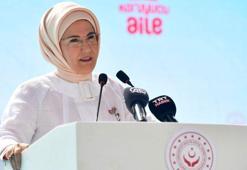 Emine Erdoğan koruyucu ailelerle bir araya geldi