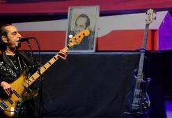 Usta sanatçı Özkan Uğur son yolculuğuna uğurlandı!