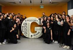 Demirören Medya Lisesi'ne büyük övgü! 'Dünyanın en iyi üniversitelerinde okuma fırsatı sunacak'