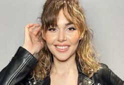 Berfu Yenenler’den bikinili pozlar! 'İki çocukla böyle fizik'