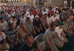 Ayasofya Camii'nde 15 Temmuz şehitleri için hatim indirildi