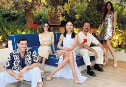 Eski sevgililer yan yana poz verdi!