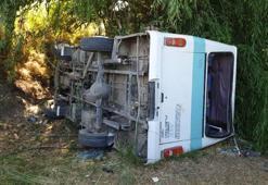 Afyonkarahisar'da korkunç kaza!  Tarım işçilerini taşıyan minibüs devrildi: 6 ölü, 8 yaralı