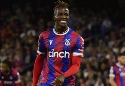 Wilfried Zaha kariyerinde sadece iki takımda forma giydi! Wilfried Zaha Galatasaray'a maliyeti kaç Euro oldu?