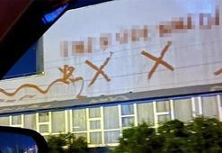 Düğün salonunun duvarına yazılan ilginç yazının nedeni ortaya çıktı