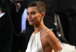 Hailey Bieber hamile mi? Karnını saklaması şüpheleri arttırdı