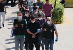 'Yan bakma' kavgası savaşa dönüştü! Bir kişi öldü