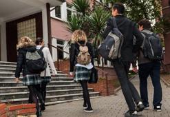 Liselerden kaçış devam ediyor! 1.7 milyon öğrenci açık öğretimde