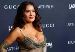 Sosyal medya bizleri kandırıyor: Salma Hayek'in 'gerçek vücudu' ortaya çıktı: