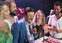 Selami Şahin'e doğum günü sürprizi! Yaşını duyan inanamadı