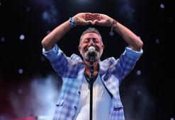 Hakan Altun'dan duygulandıran sözler: Annem hastanede, ben sahneye çıkacağım