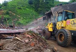 Rize’de şiddetli yağış sonrası heyelan: 8 ev boşaltıldı