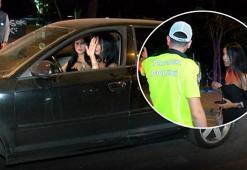 Ehliyetsiz yakalanan kadın polisleri böyle tehdit etti: Mehmet abiyi tanıyor musunuz?