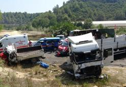 Antalya'da feci kaza: 2 kişi hayatını kaybetti