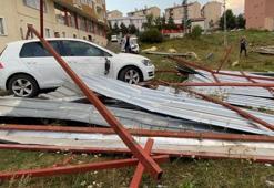 Fırtına Ardahan'da çatıları uçurdu, otomobiller hasar gördü