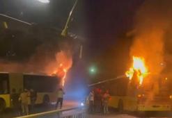 Küçükçekmece'de İETT otobüsü alev alev yandı