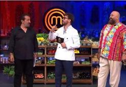 Suna yemeği döktü stüdyo karıştı! MasterChef All Star'da kaptan Alican'ın bu hereketi konuşuldu