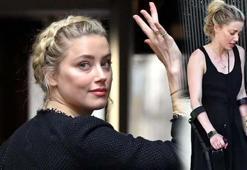 Amber Heard olaylı davayı kaybettikten sonra koltuk değnekleriyle g&#246;r&#252;nt&#252;lendi!