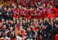 Avrupa Şampiyonu Filenin Sultanları yurda döndü! Yeni hedefi açıkladı