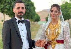 Aşiret düğününde gelin ile damada para ve altın yağdı