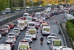Okulun ilk gününde yollarda trafik yoğunluğu