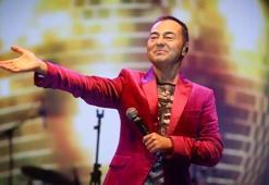 Serdar Ortaç arabasını eve çevirdi! Paraya kıydı, burada yatıyor!