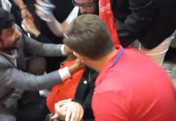 CHP kongresinde gerginlik yaşandı! Milletvekili Burcu Köksal baygınlık geçirdi