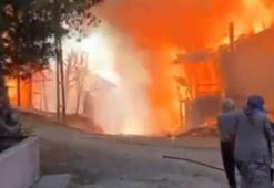 Kastamonu'da 8 ev ve 3 samanlık yandı! Kullanılamaz hale geldi