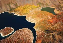 Türkiye'nin en büyük, dünyanın ikinci büyük krater gölü! ’Mükemmeliyet Ödülü’ alan gölde nefes kesen manzaralar