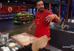 Barbaros'tan kral hareket! Tanya kopya çekmesin diye... MasterChef All Star'da güldüren anlar!