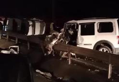 Ters şeride giren minibüs ile hafif ticari araç çarpıştı! Ölü ve yaralılar var