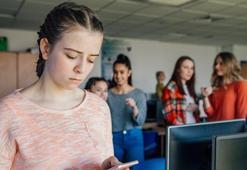 'Şaka' ile başlıyor! Siber zorbalık çevrimiçi iletişim gruplarında oldukça yaygın