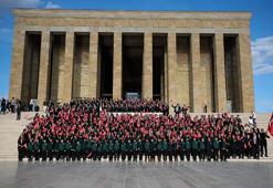Darüşşafaka Cemiyeti’nden Anıtkabir’e ziyaret