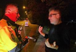 Polislere alkollü yakalandı, ceza yazılmak istenilince avukatını çağırdı