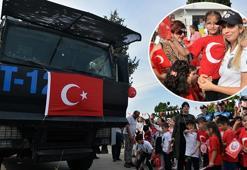 Polisten TOMA ve zırhlı araçlarla Cumhuriyet kutlaması
