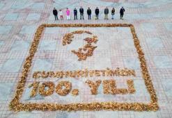 Sonbahar yapraklarından Cumhuriyetin 100. yılı çizimi