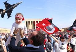 Dolmabahçe ve Anıtkabir'de büyük coşku! Ata'ya vefa