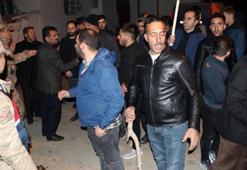 Taciz iddiası mahalleliyi sokağa döktü! Kalabalığı jandarma durdurdu