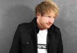 Ed Sheeran iç çamaşırlarını bağışladı