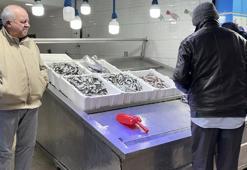 Kötü hava koşulları hamsi fiyatlarını vurdu
