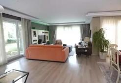 Ünlü sanatçı çiftin mütevazı evi! Orta halli bir sitede yer alan dairelerinin kapılarını açtılar