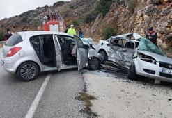 Isparta'da feci kaza! 1 ölü, başhekim ile 3 sağlıkçı yaralı