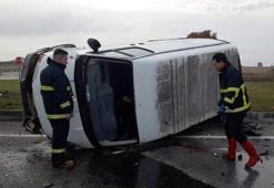 Kırklareli'de otomobil ile minibüs çarpıştı: 1 ölü, 2 yaralı